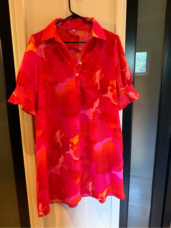Source Unknown Dresses & Skirts - Source Unknown Vibrant Red and Pink Floral Popover Tunic